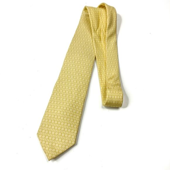 Vineyard Vines | Light Yellow Whale Logo Pattern Men's Necktie Imported Silk - Picture 1 of 5